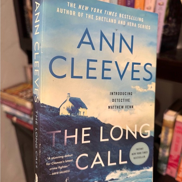 Paperback book bundle - Picture 2 of 9